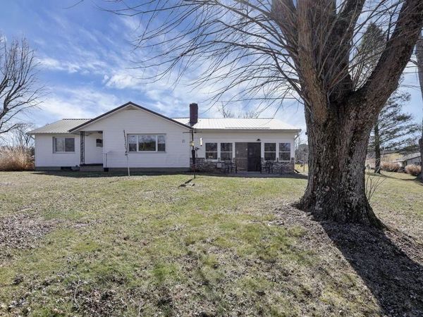 26039 State Route 180, Rockbridge, OH 43149