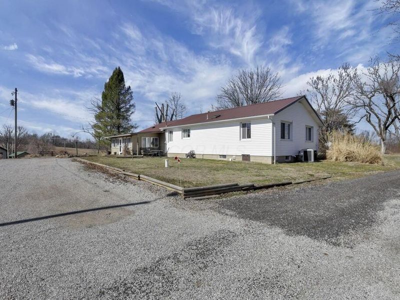 26039 State Route 180, Rockbridge, OH 43149 Photo 10