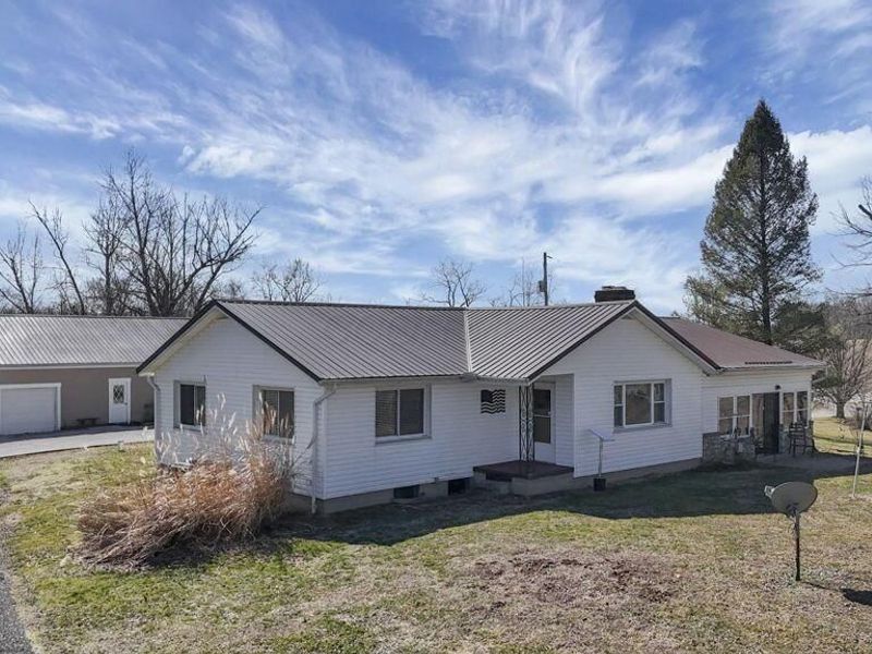 26039 State Route 180, Rockbridge, OH 43149 Photo 6