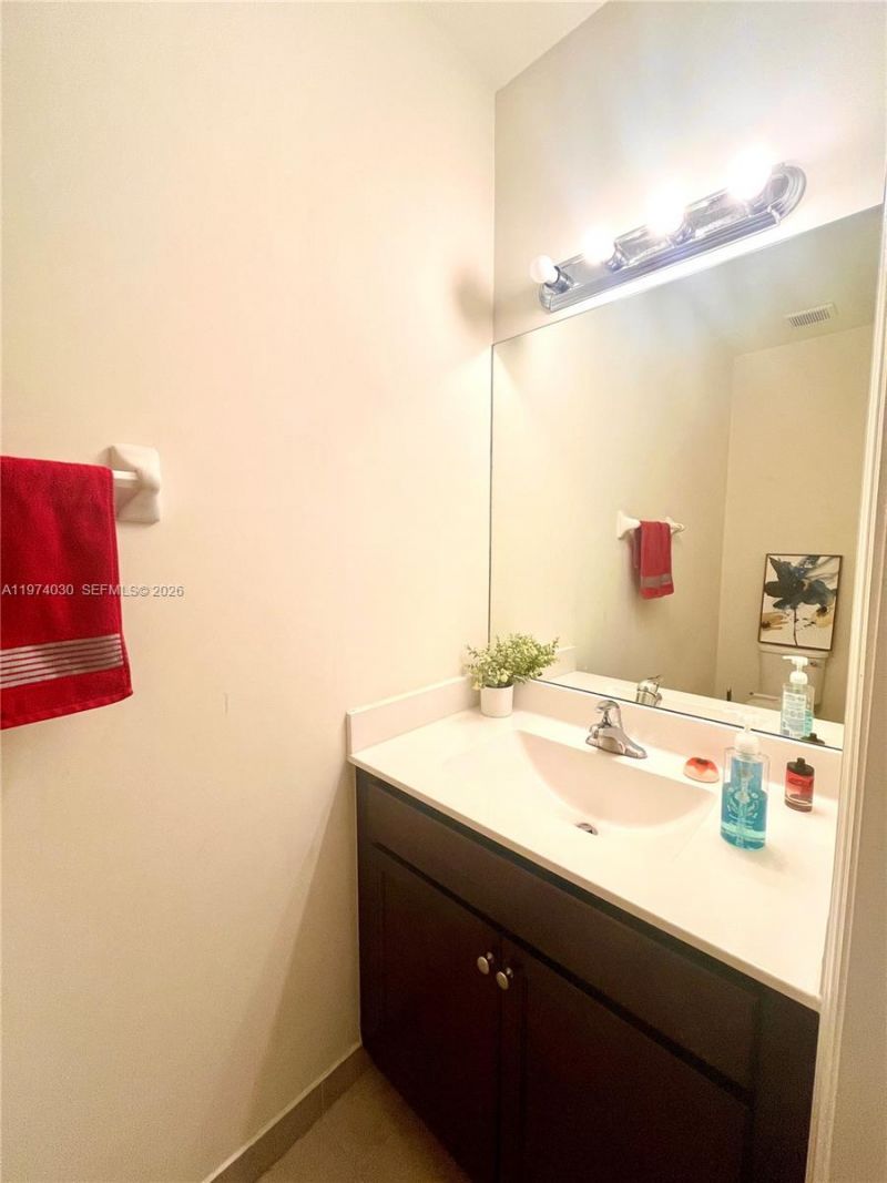 9271 W 33rd Ln , Hialeah, FL 33018 Photo