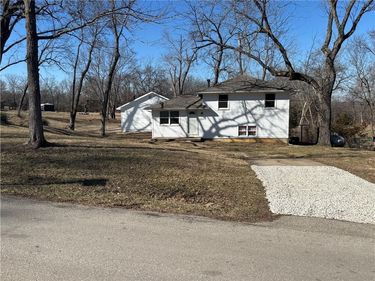 11924 Merritt Road, Grandview, MO 64030