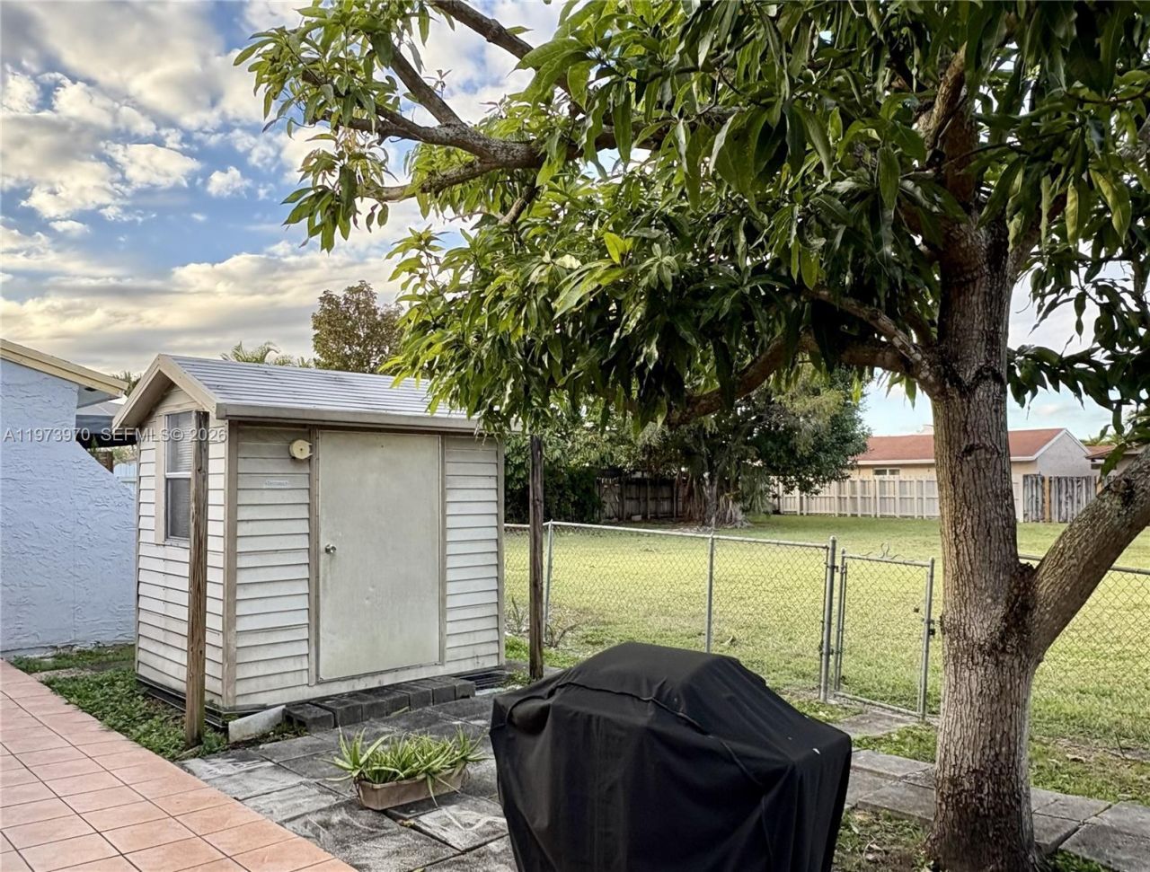 10611 SW 23rd Ter , Miami, FL 33165 Photo