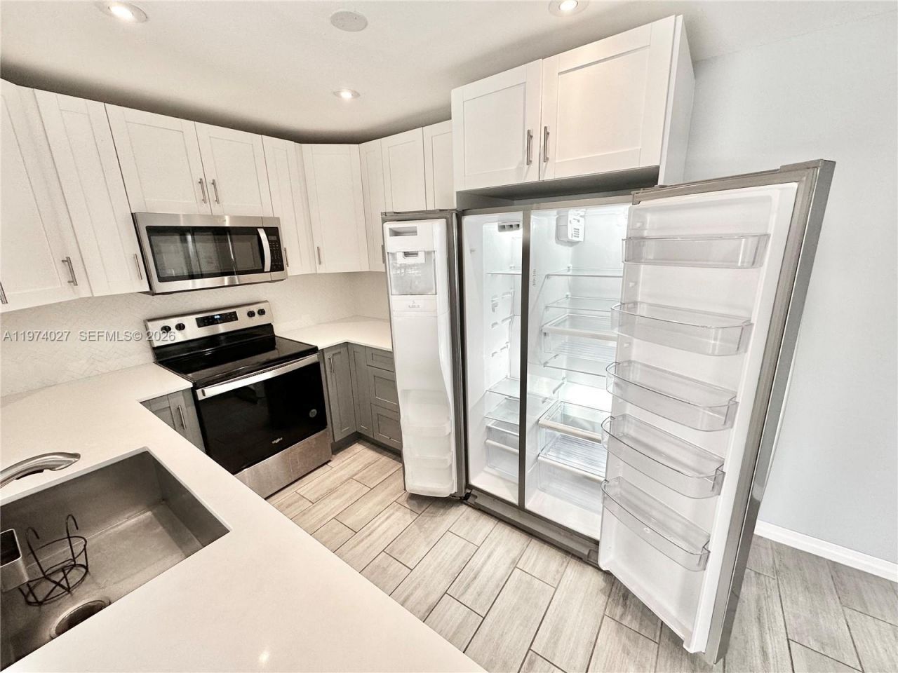 251 W Palm Cir W , Unit 302, Pembroke Pines, FL 33025 Photo