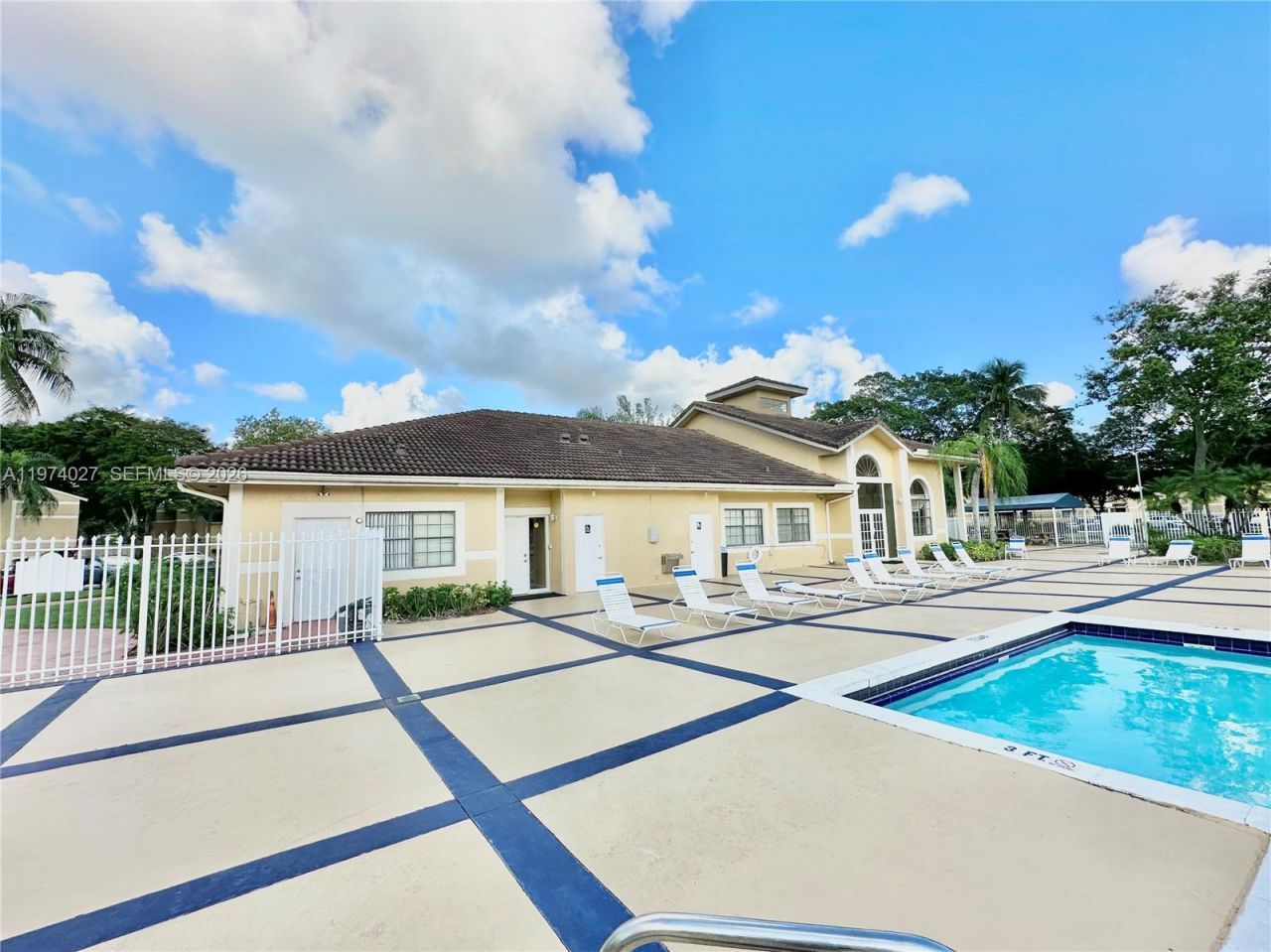 251 W Palm Cir W , Unit 302, Pembroke Pines, FL 33025 Photo