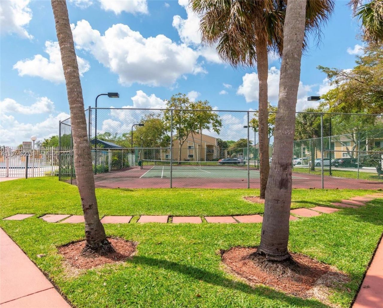 251 W Palm Cir W , Unit 302, Pembroke Pines, FL 33025 Photo