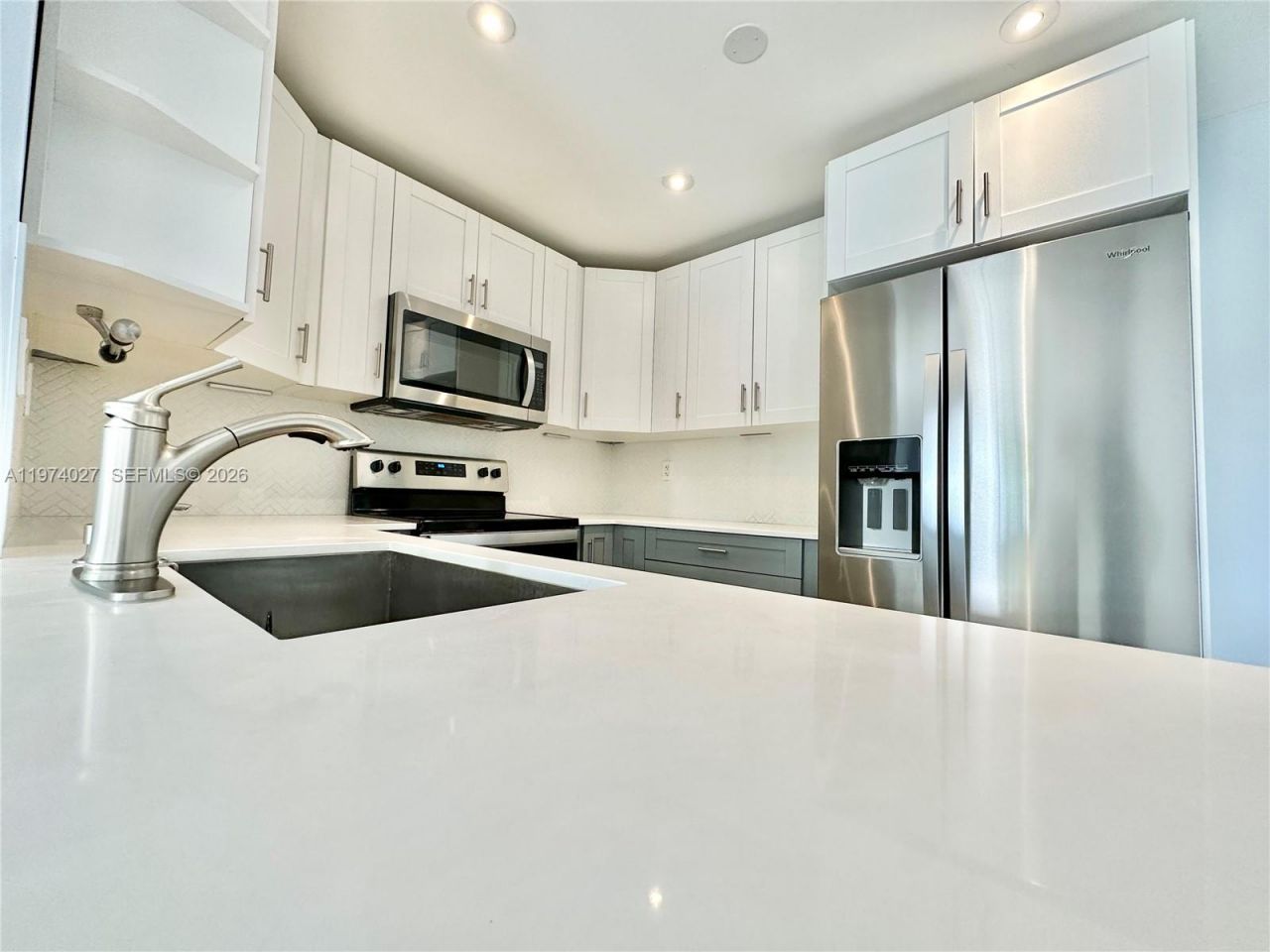 251 W Palm Cir W , Unit 302, Pembroke Pines, FL 33025 Photo