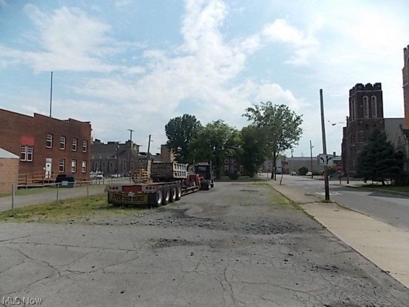 320 N 5th Street, Steubenville, OH 43952 Photo 2