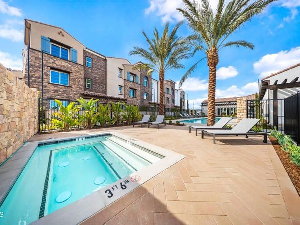 2862 Via Descanso, Camarillo, CA 93012