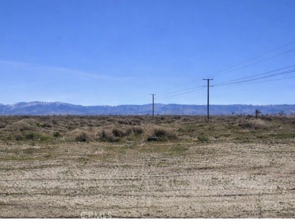 170 Avenue O, Lake Los Angeles, CA 93591