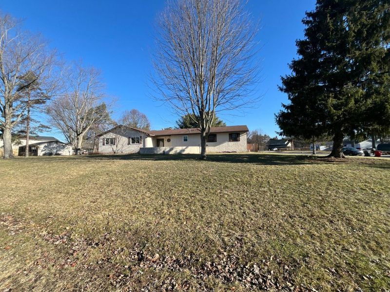 15 Dover Court SW, Reynoldsburg, OH 43068 Photo 3