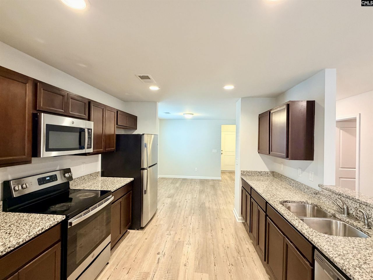 1653 Farshaw Way  Photo 5