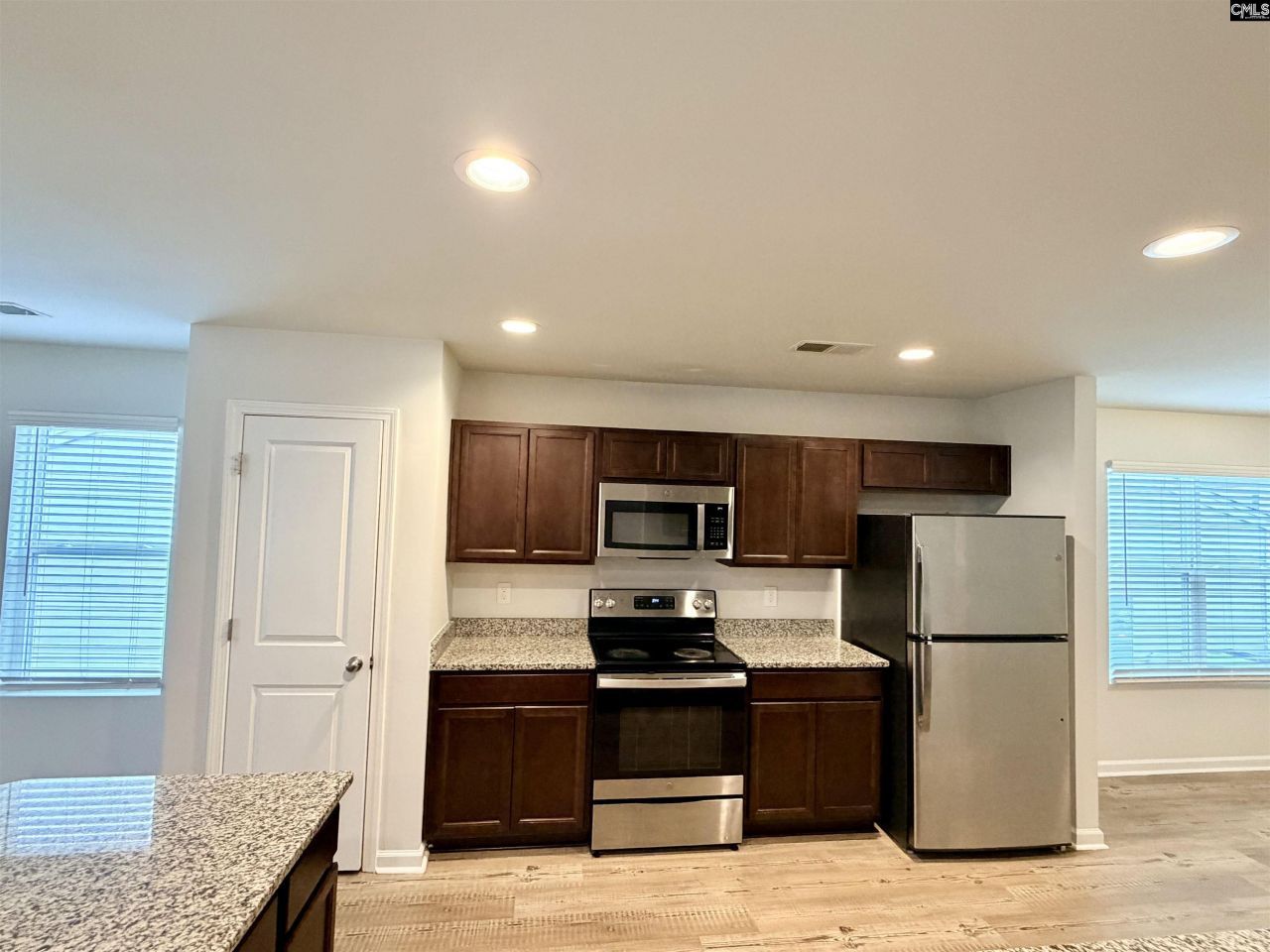 1653 Farshaw Way  Photo 6