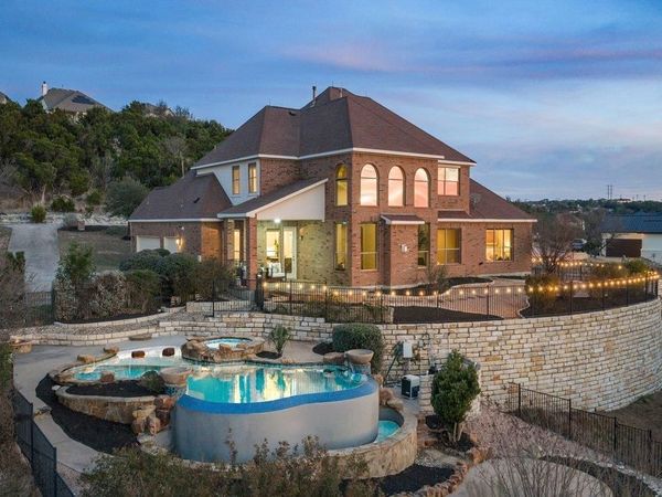 2702 Lakehurst RD, Spicewood, TX 78669