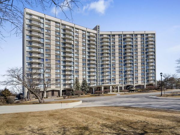 Unit 16m, Oak Brook, IL 60523