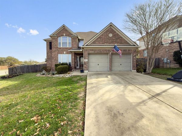 400 Red Hawk DR, Leander, TX 78641