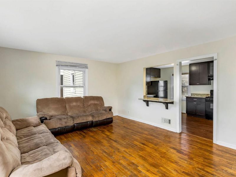 120 E Chestnut Street, Oxford, OH 45056 Photo 2