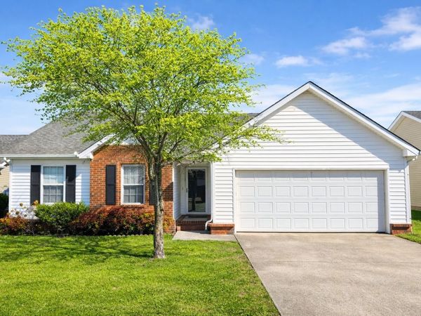 2724 Roscommon Drive, Murfreesboro, TN 37128