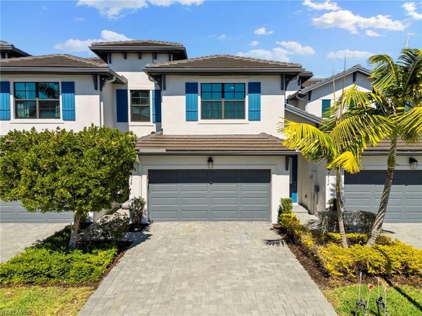 7598 Rockefeller DR, NAPLES, FL 34119