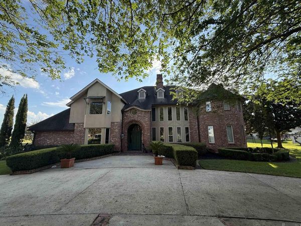 24010 Sherwood Dr, Plaquemine, LA 70764