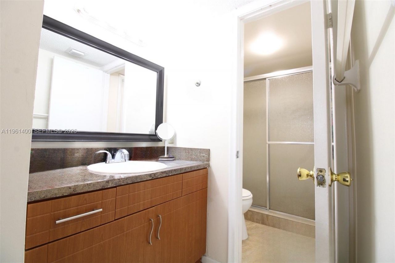 556 NW 114th Ave , Unit 201, Sweetwater, FL 33172 Photo