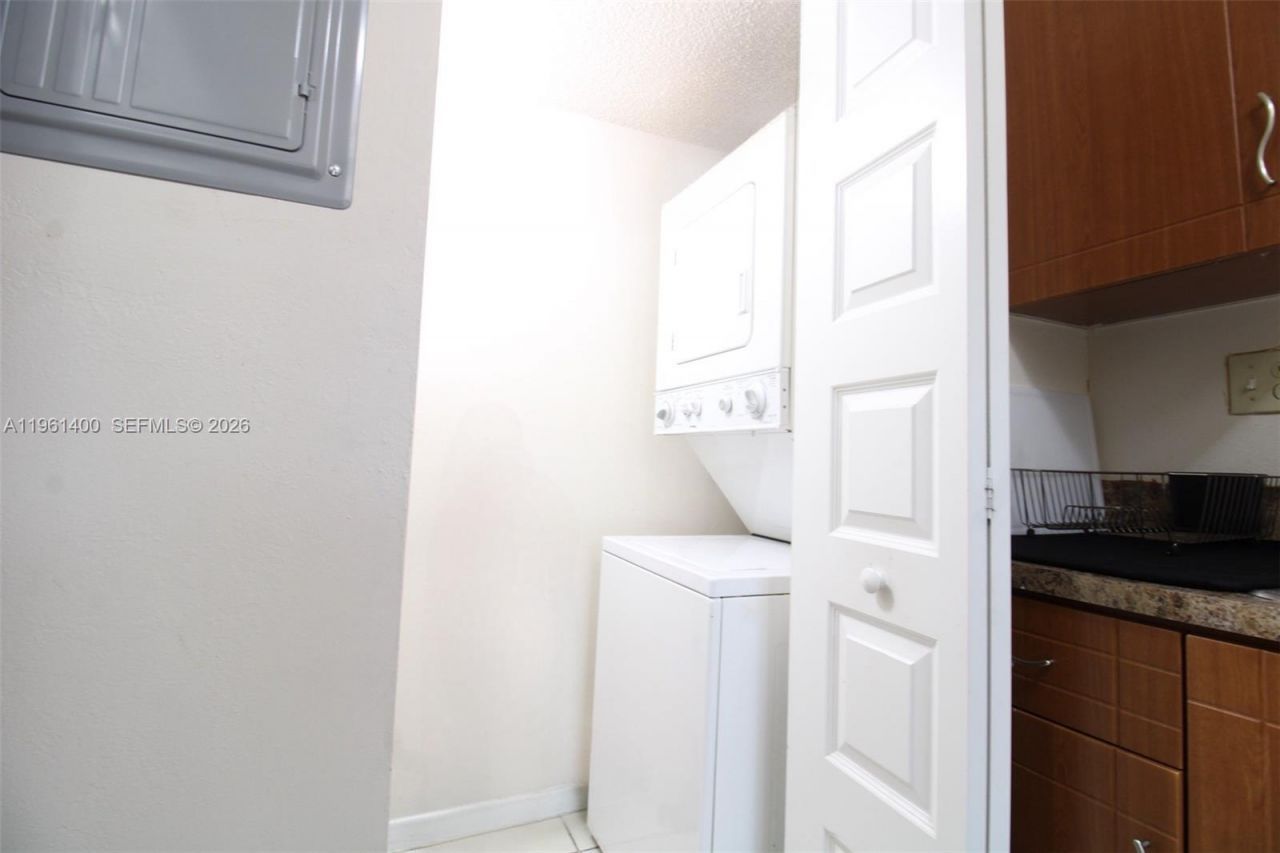 556 NW 114th Ave , Unit 201, Sweetwater, FL 33172 Photo