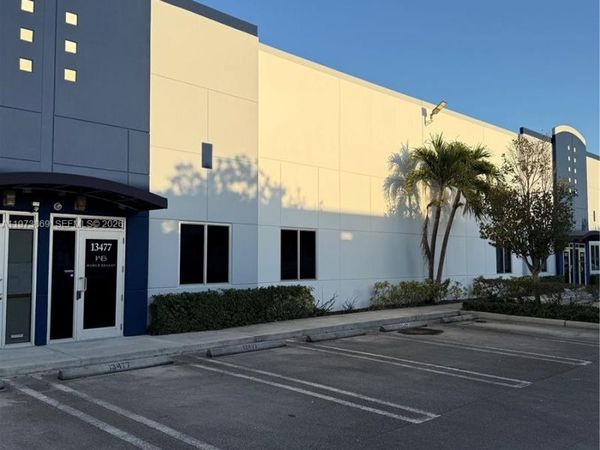 13477 NW 19th Ln , Unit 21, Sweetwater, FL 33182