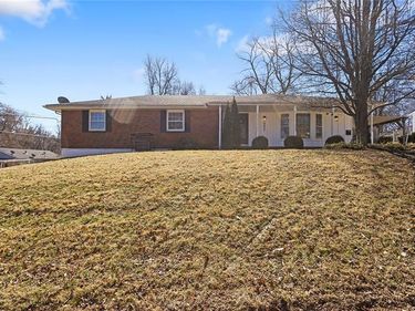 9807 Jewell Court, Independence, MO 64052
