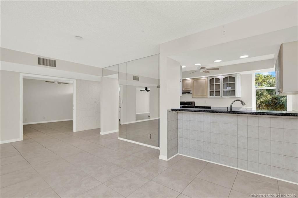 1950 SW Palm City Road, Unit 13-301, Stuart, FL 34994 Photo