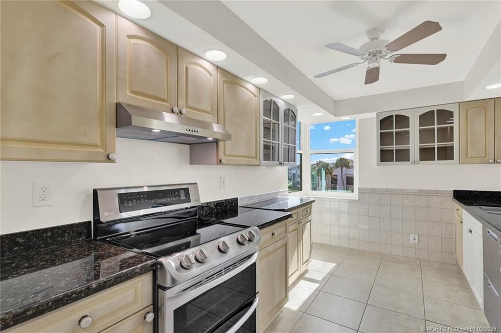 1950 SW Palm City Road, Unit 13-301, Stuart, FL 34994 Photo