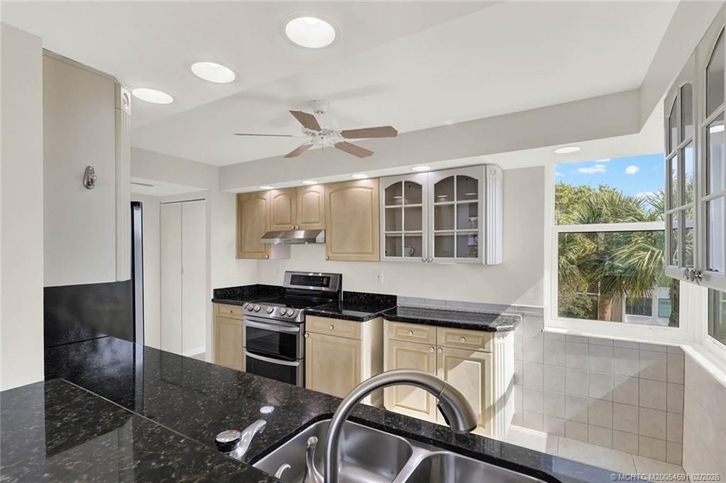 1950 SW Palm City Road, Unit 13-301, Stuart, FL 34994 Photo