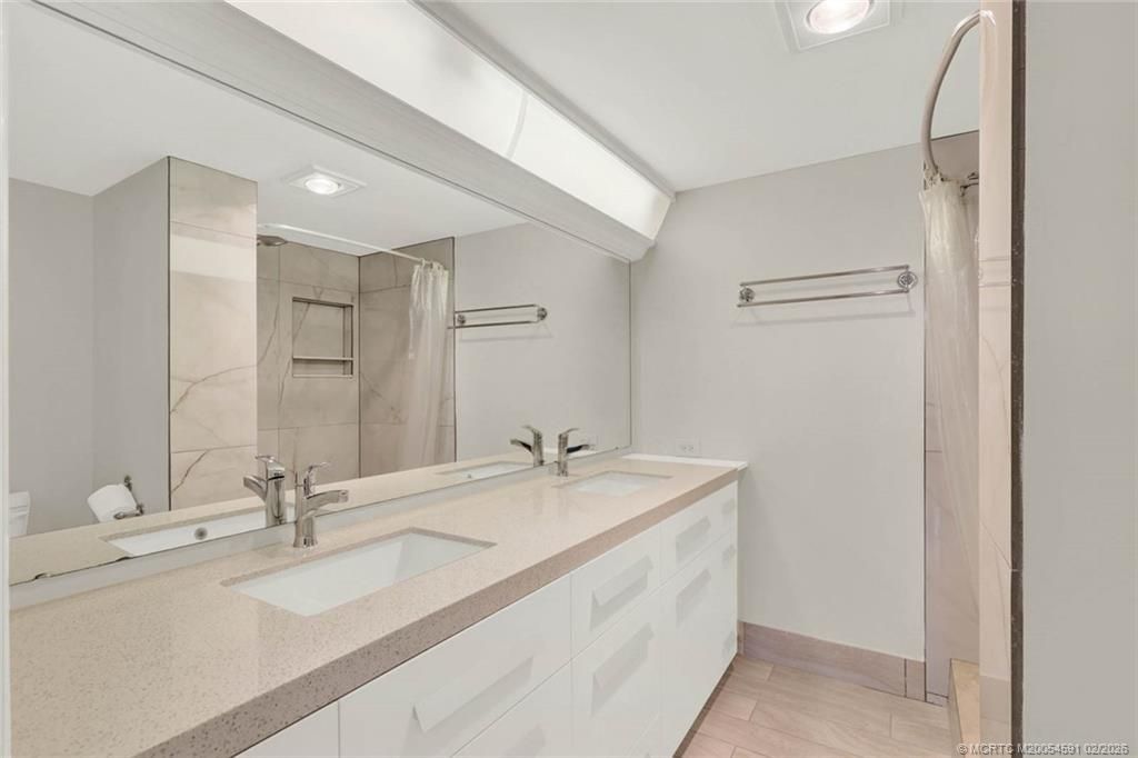 1950 SW Palm City Road, Unit 13-301, Stuart, FL 34994 Photo