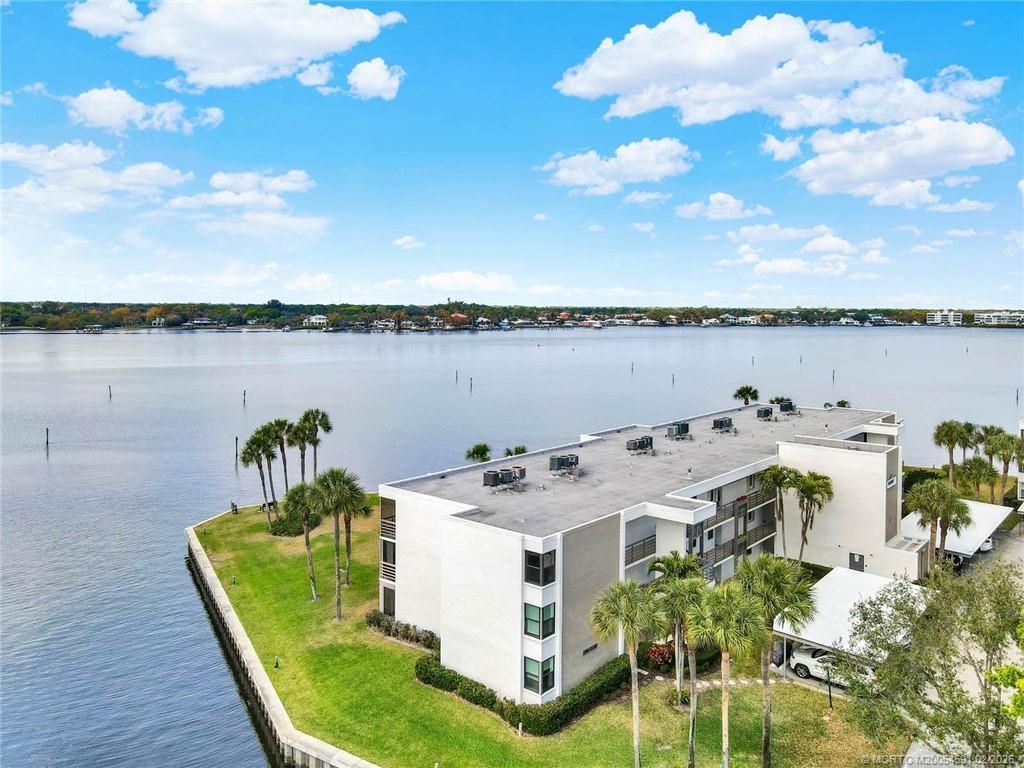 1950 SW Palm City Road, Unit 13-301, Stuart, FL 34994 Photo