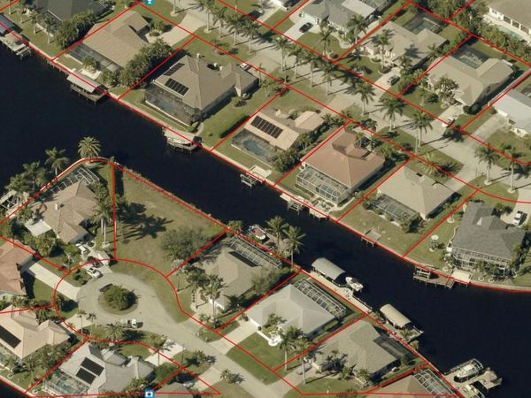 2005 SE 20TH LANE, CAPE CORAL, FL 33990
