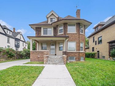 890 E Grand Boulevard N, Wayne, MI 48207