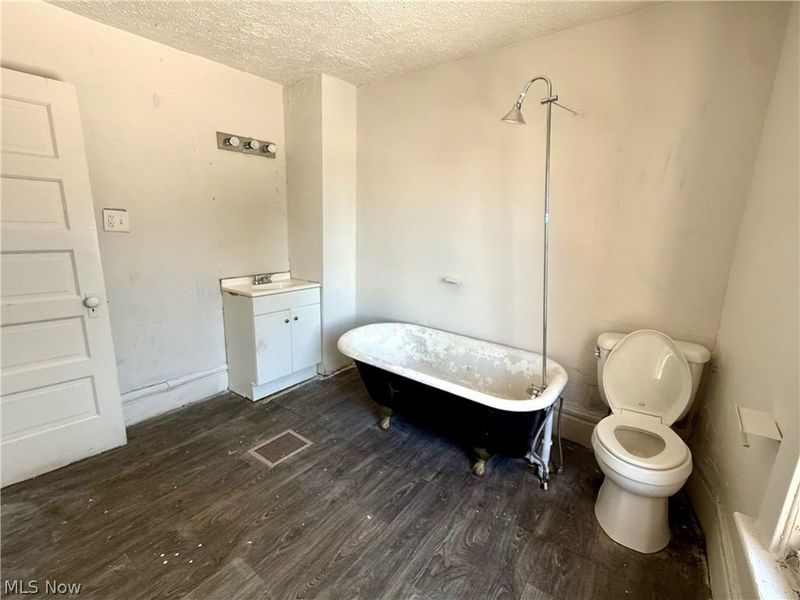 839 Kenyon Street, Akron, OH 44311 Photo 16