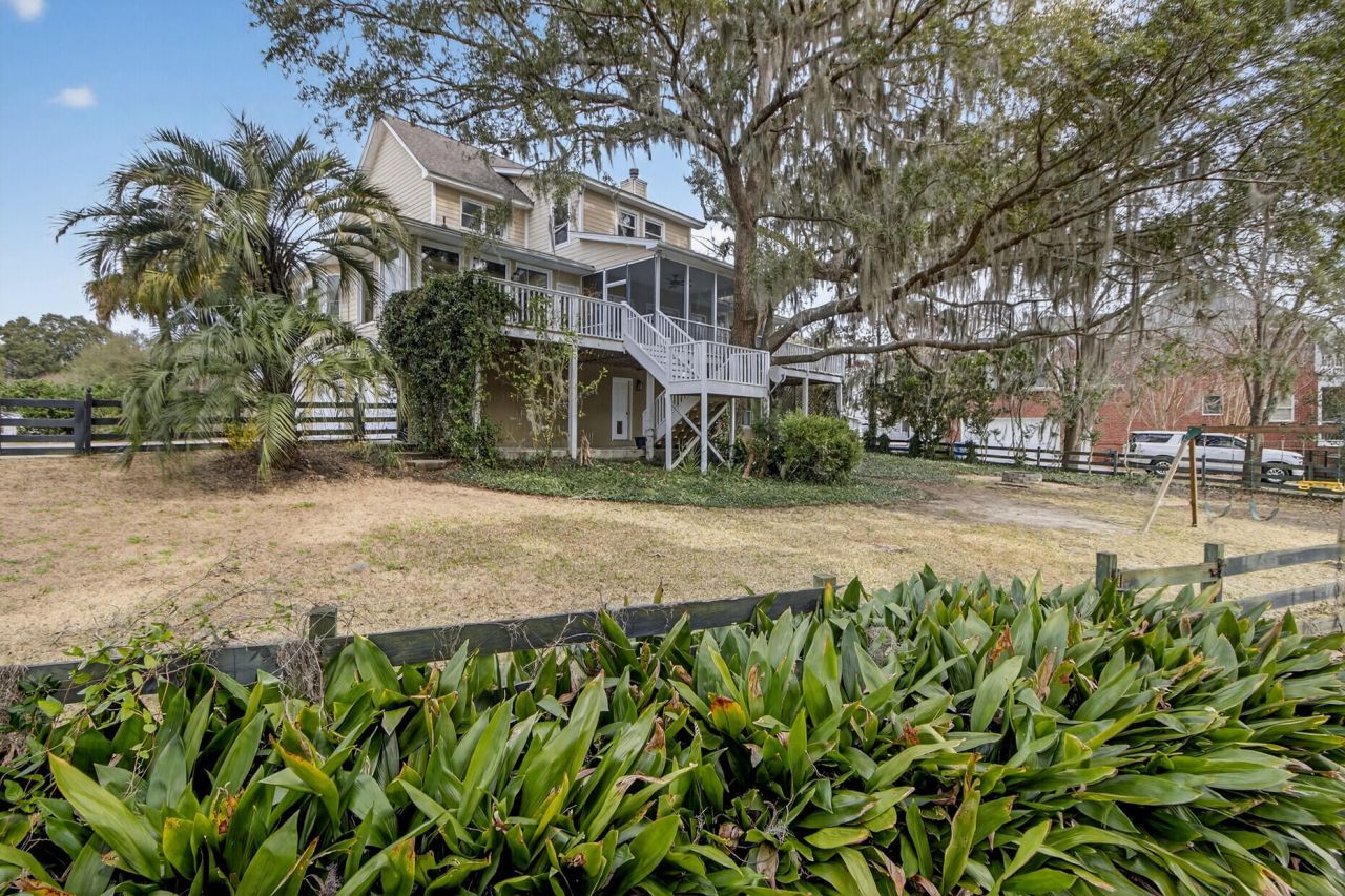 3983 Gift Boulevard Photo 8