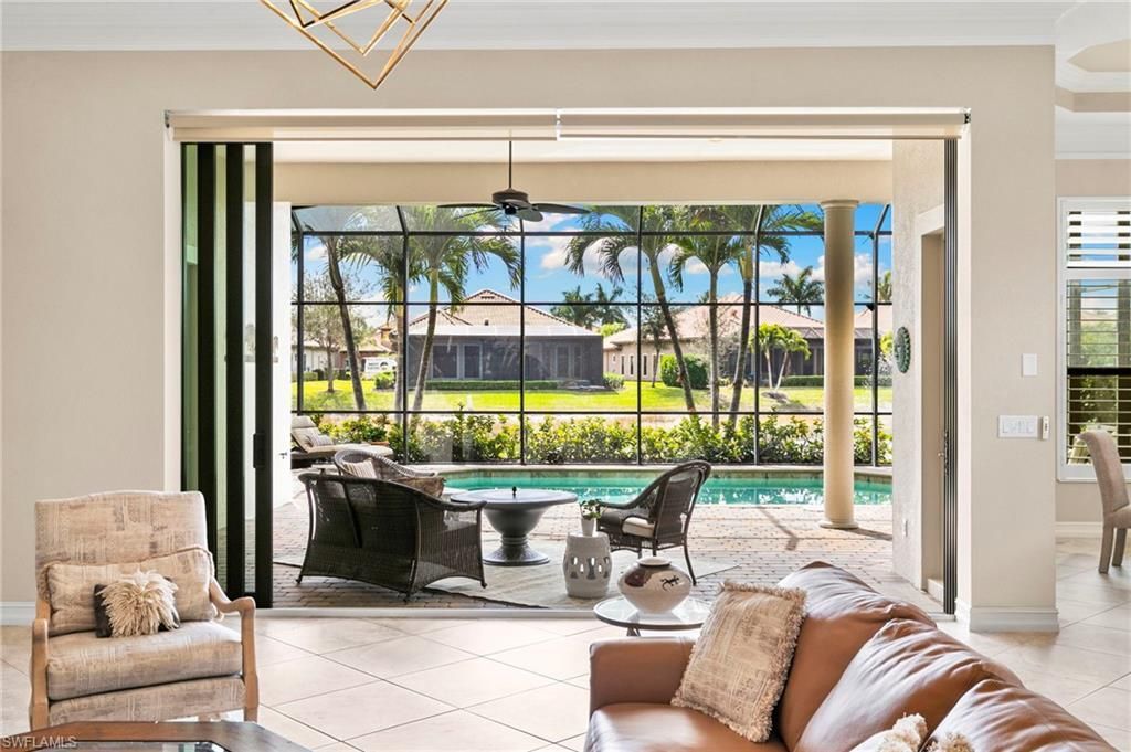 7262 Lantana Cir, Naples, FL 34119 Main Photo