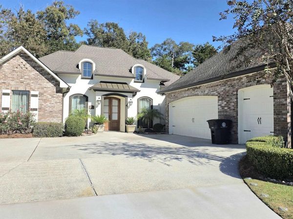 18167 Villa Trace Ave, Central, LA 70739