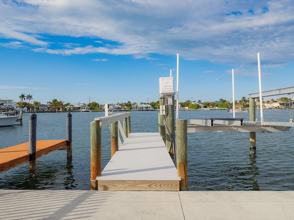 454 63rd Street, Holmes Beach, FL 34217 Photo