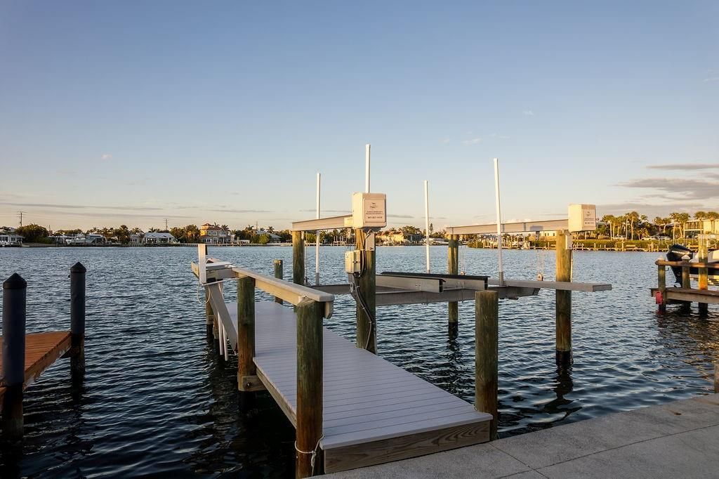 454 63rd Street, Holmes Beach, FL 34217 Photo