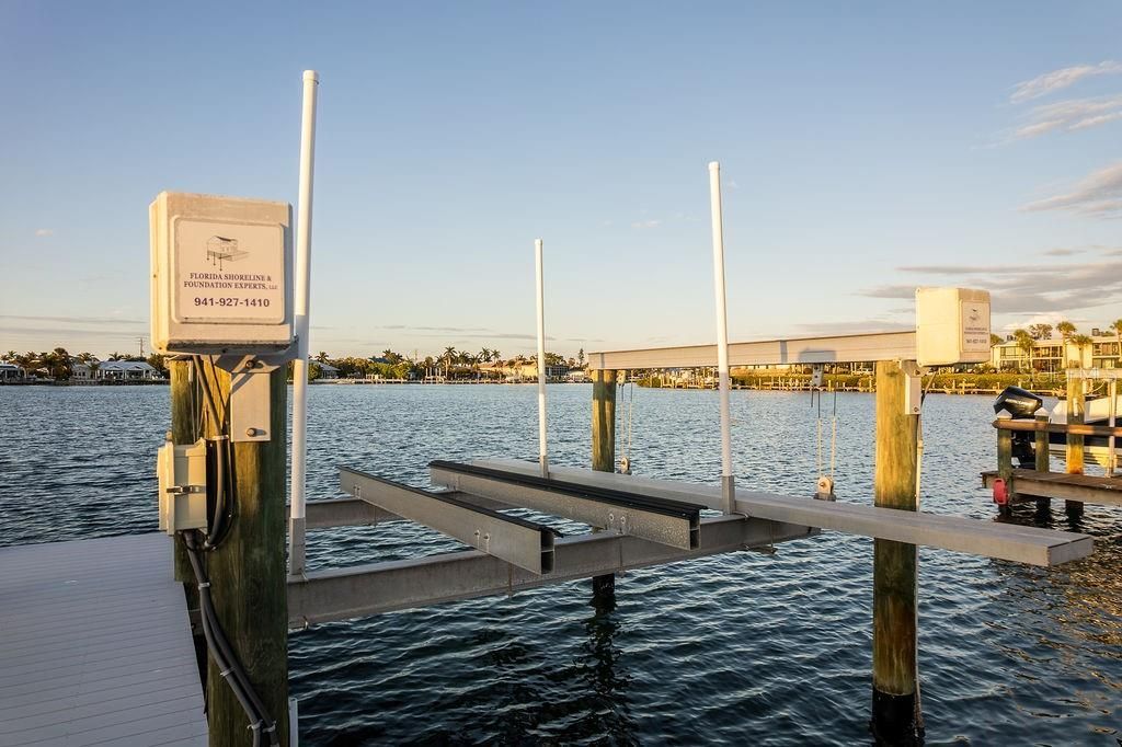 454 63rd Street, Holmes Beach, FL 34217 Photo