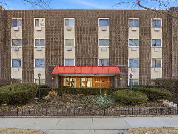 10015 Beverly Drive , Unit 205, Skokie, IL 60076
