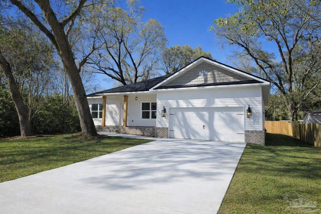 4046 Woodfin Cir, Pace, FL 32571 Main Photo