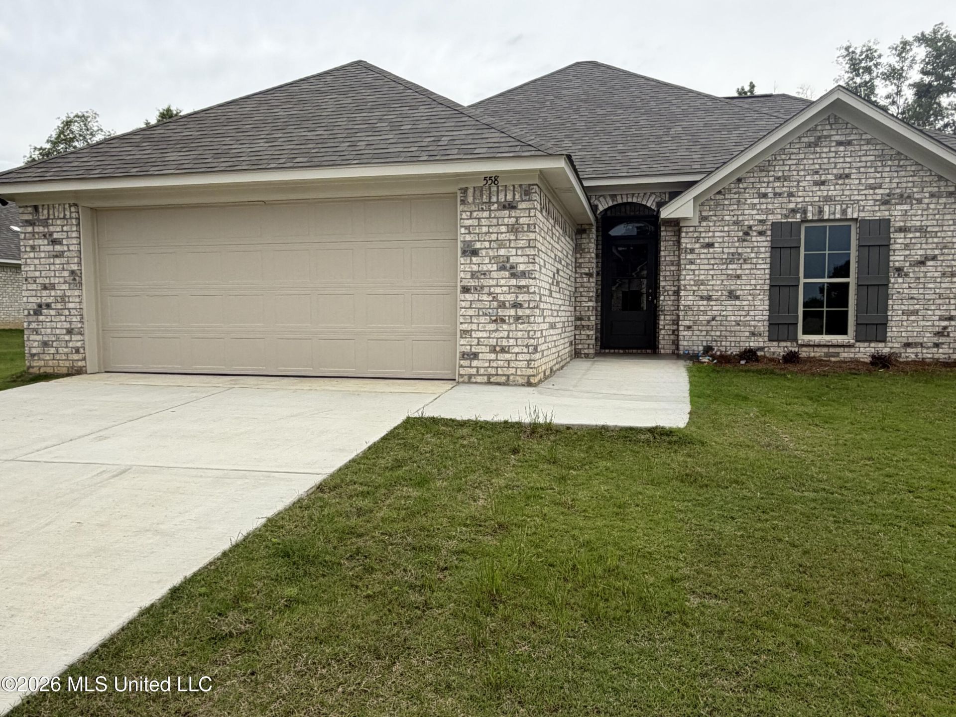 558 Patrick Farms Drive, Pearl, MS 39208 Main Photo