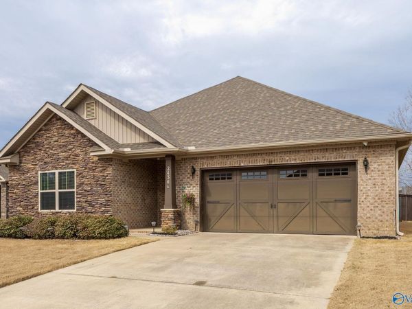 2436 Hobbstone Circle SW, Huntsville, AL 35803