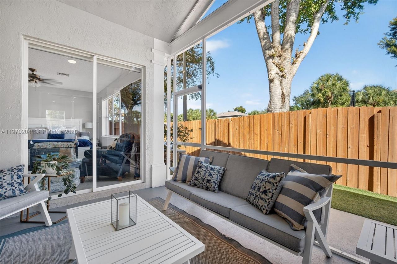 5911 Kelsey Ln , Tamarac, FL 33321 Photo