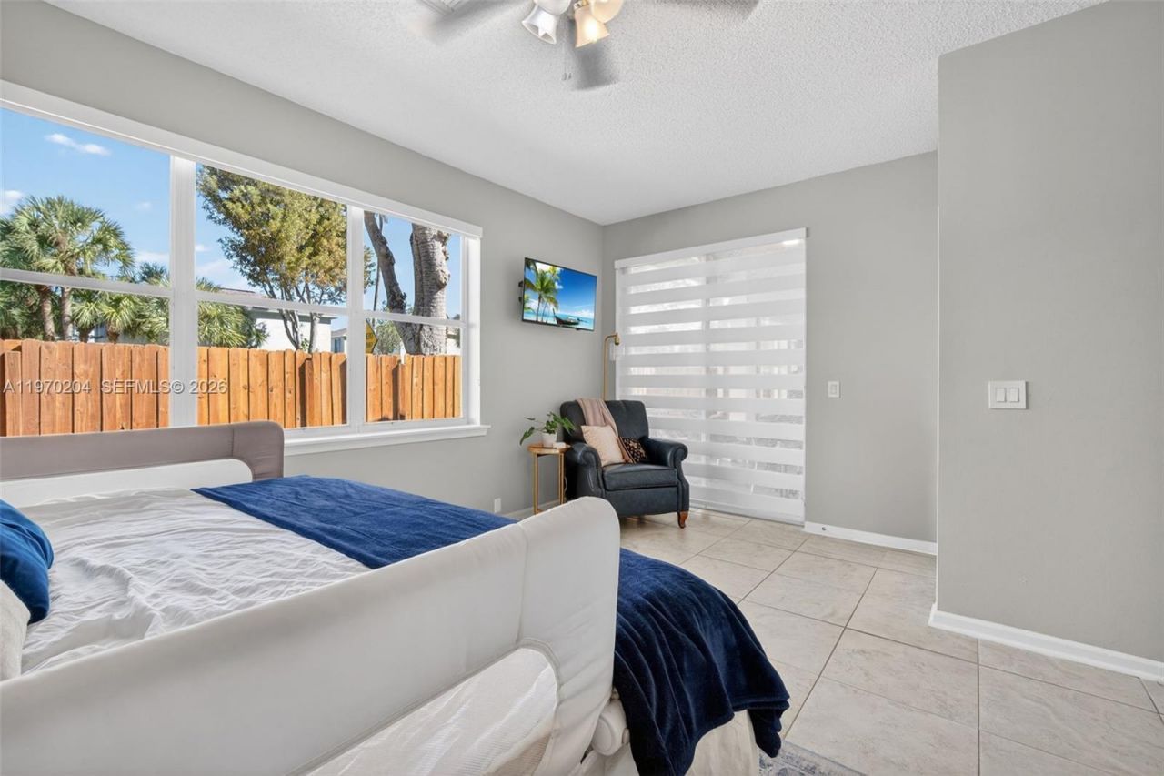 5911 Kelsey Ln , Tamarac, FL 33321 Photo