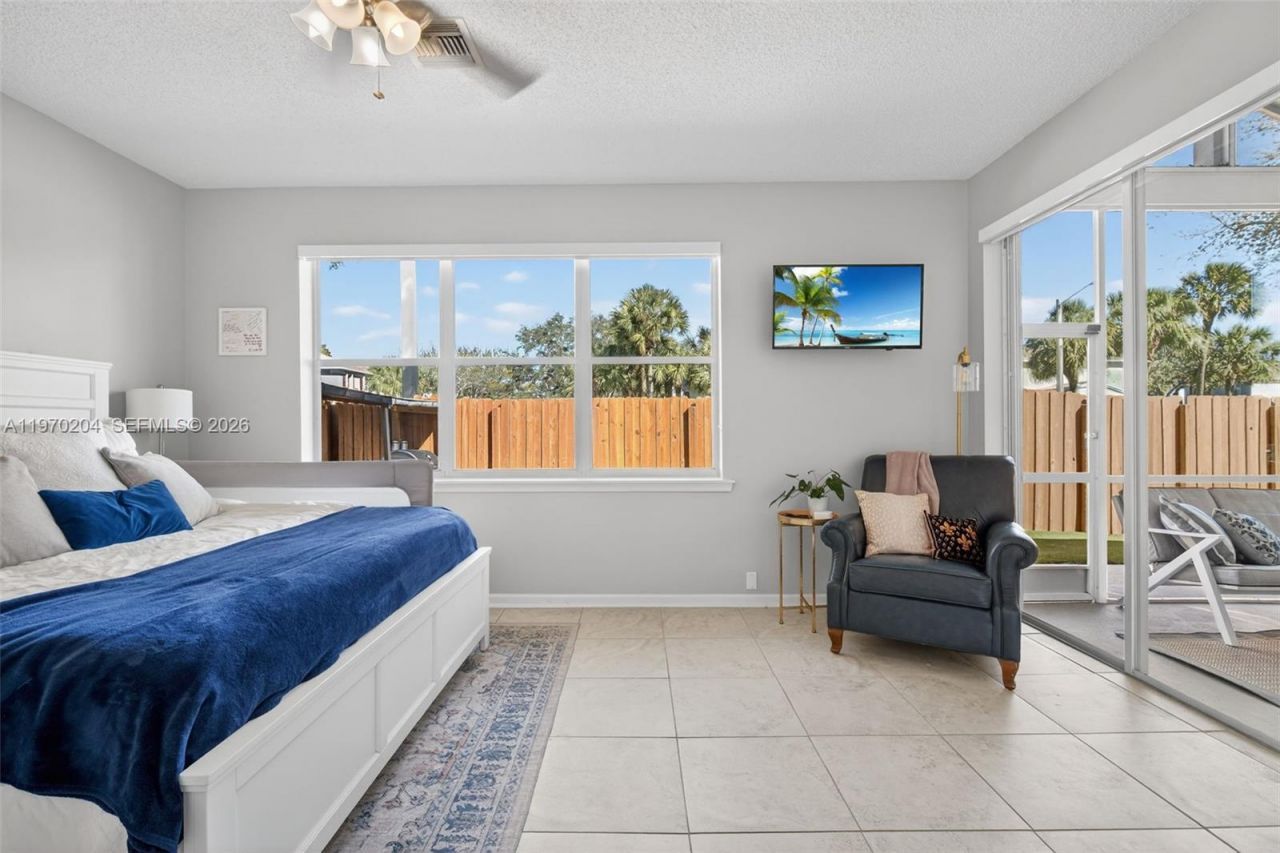 5911 Kelsey Ln , Tamarac, FL 33321 Photo