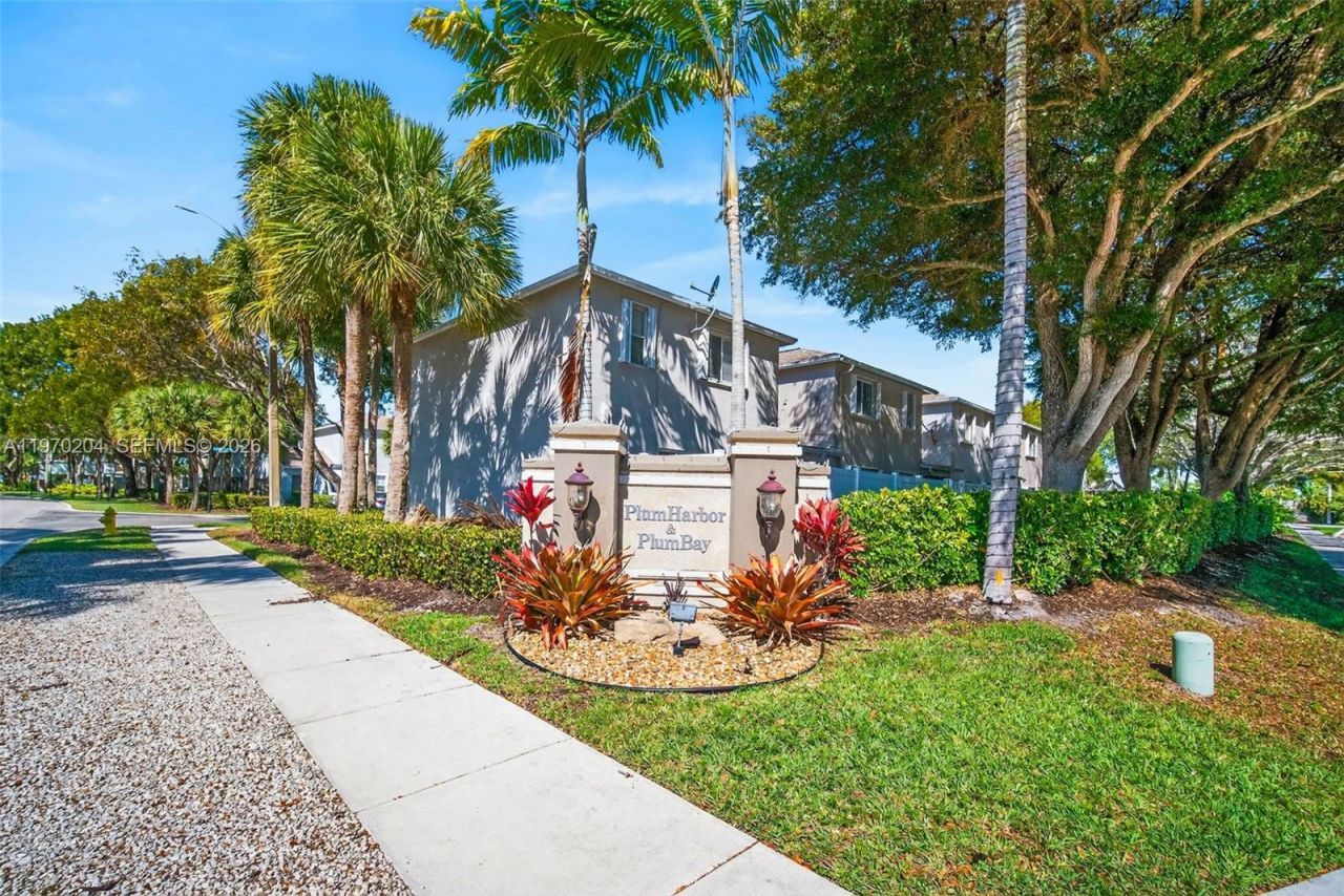 5911 Kelsey Ln , Tamarac, FL 33321 Photo