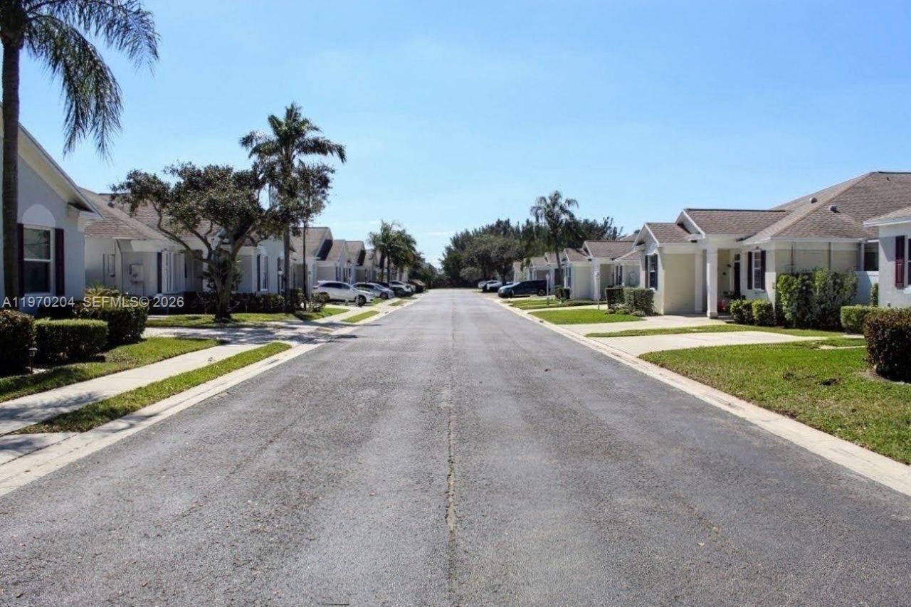 5911 Kelsey Ln , Tamarac, FL 33321 Photo